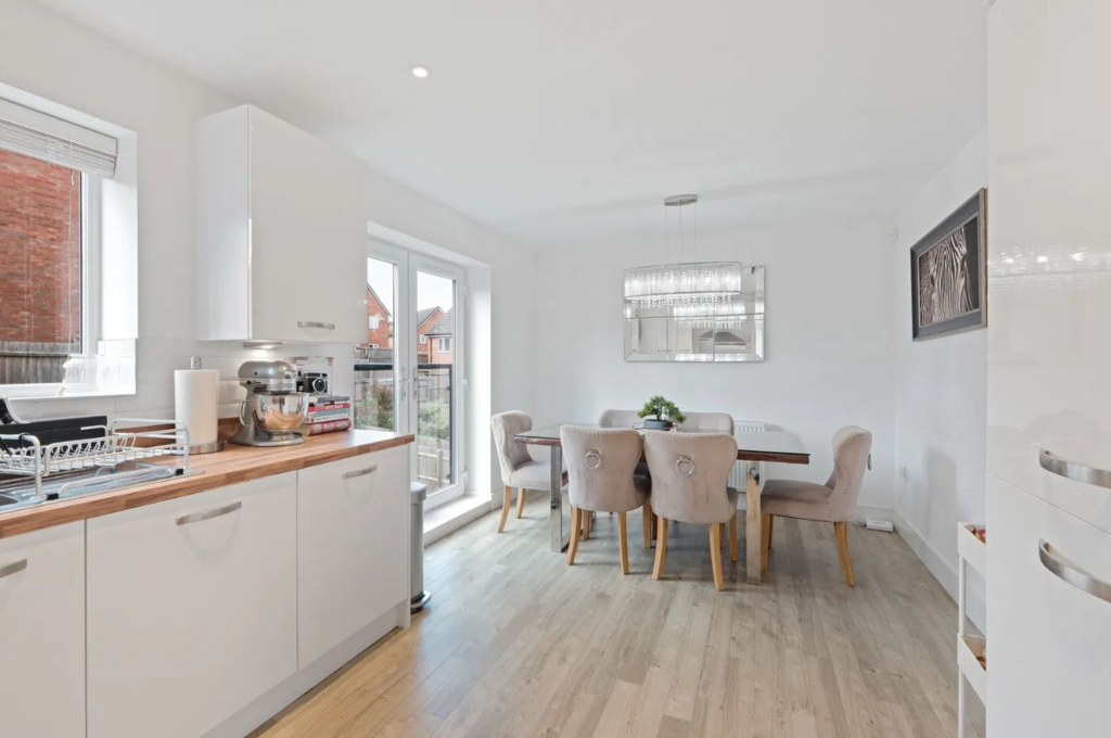 Additional image 5 of Arrow Drive, Cofton Hackett, B45