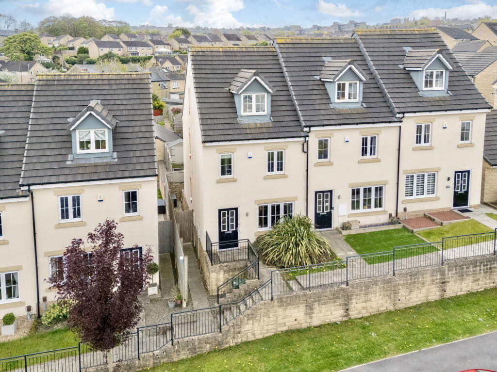 Brompton Drive, Bradford, BD10 0DW