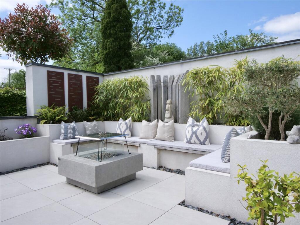 Additional image 41 of Oustanding Five Bedroom House In Pilton