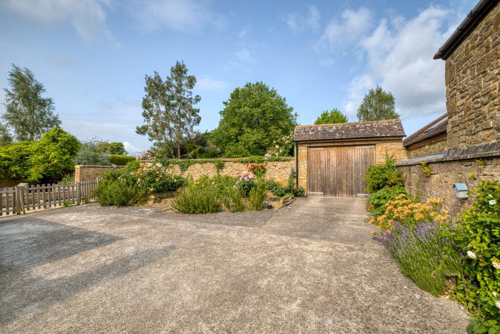 Additional image 39 of 30 Vicarage Street, Tintinhull, Yeovil, Somerset, BA22