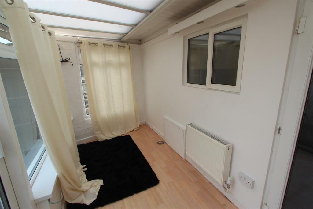Additional image 9 of Wigford Road, Dosthill, Tamworth