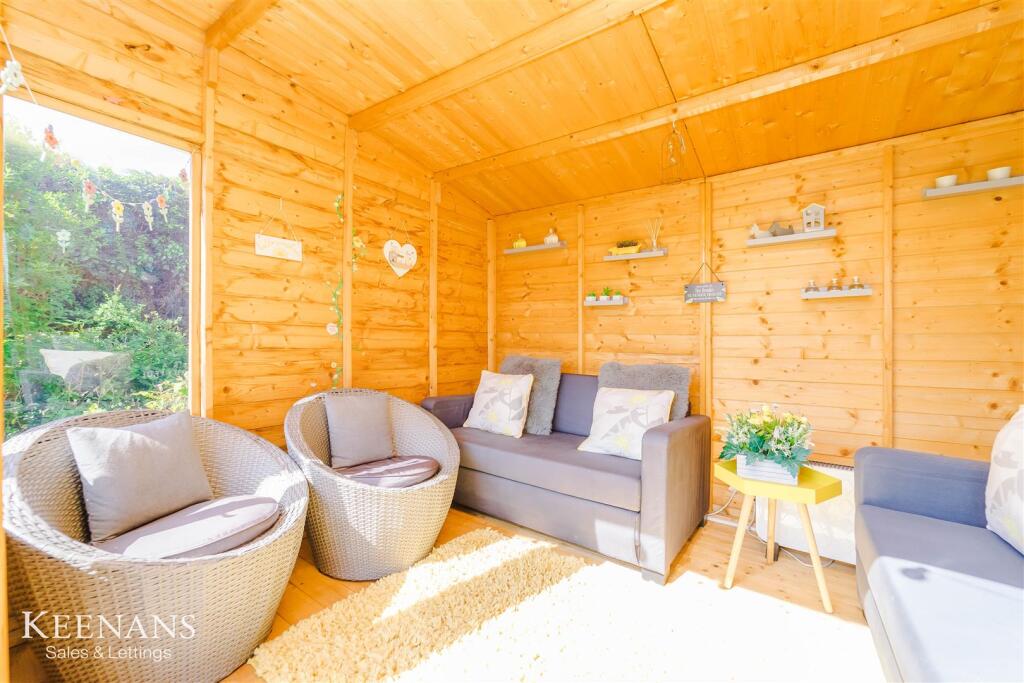 Additional image 40 of Singleton Avenue, Read