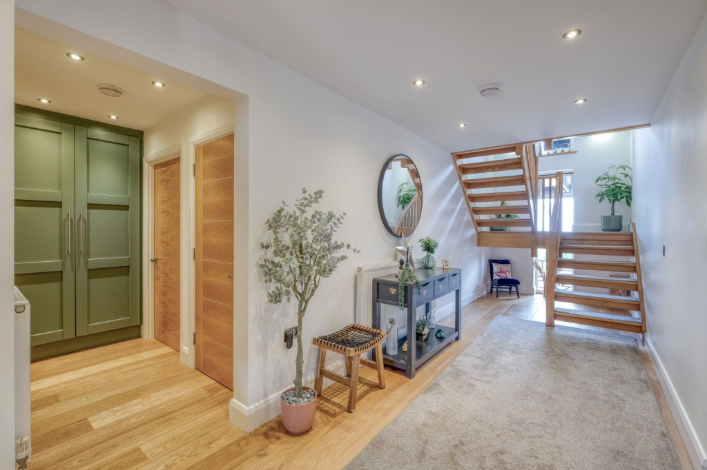 Additional image 12 of Evesham Road, Astwood Bank, B96