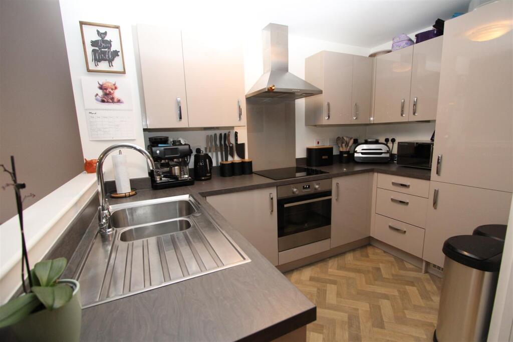 Additional image 3 of Rambling Walk, Clayton, Bradford