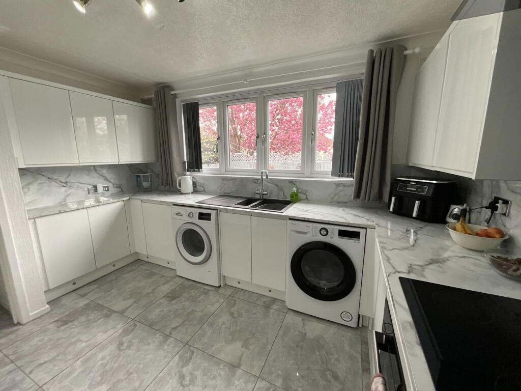 Additional image 4 of ROWLEY REGIS, Regis Heath Road