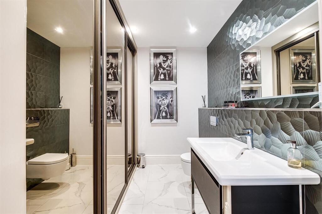 Additional image 21 of Hartopp Road, Four Oaks Park