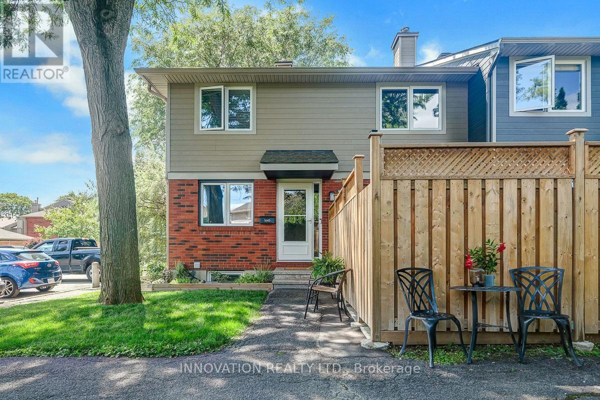 1645 DU SOMMET PLACE|Ottawa, Ontario K1C4Z9