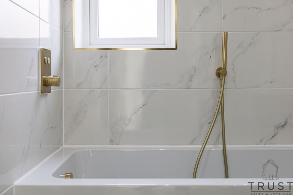 Additional image 24 of Wakefield Road, Drighlington, BD11