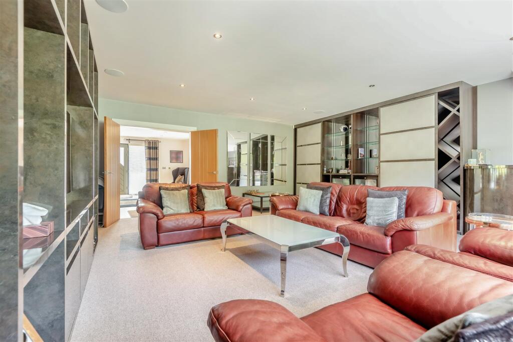 Additional image 5 of Moor Hall Drive