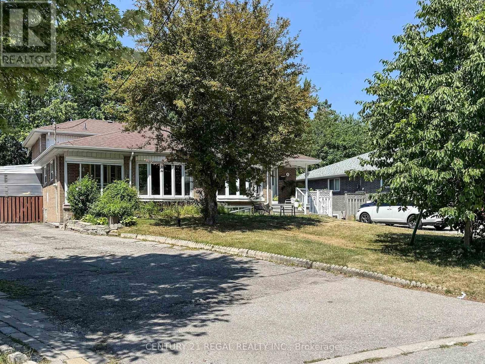 Property image for 94 BILLINGTON CRESCENT|Toronto (Parkwoods-Donalda), Ontario M3A2G6