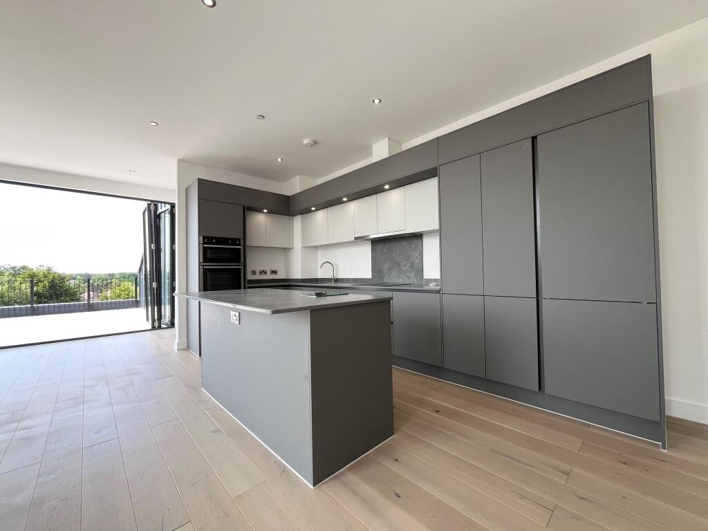 Additional image 4 of Broadoaks, Streetsbrook Road