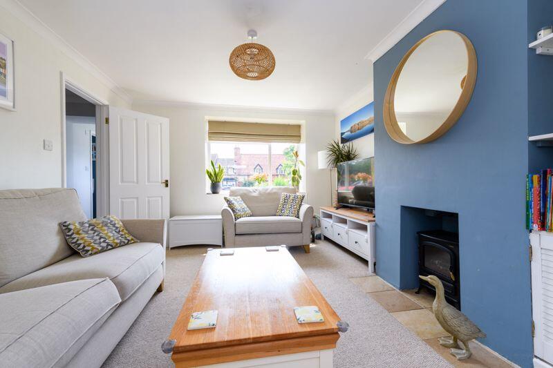 Additional image 4 of Holt