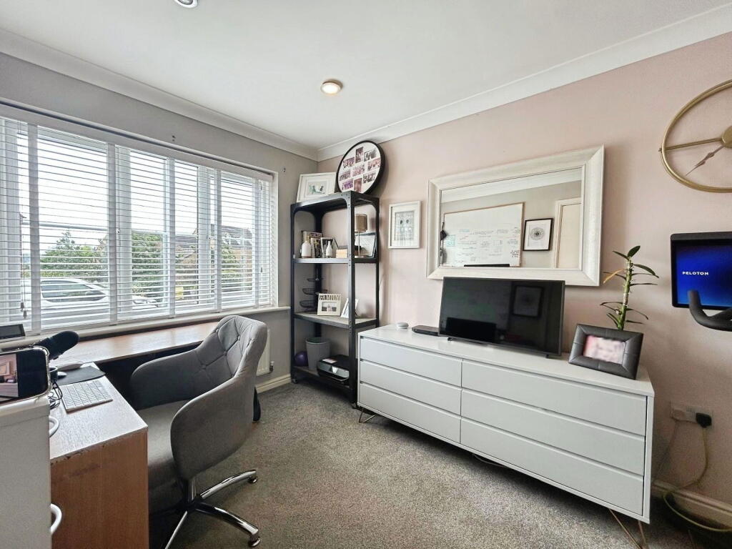 Additional image 16 of Agincourt Drive, Gilstead, Bingley, BD16 3JY