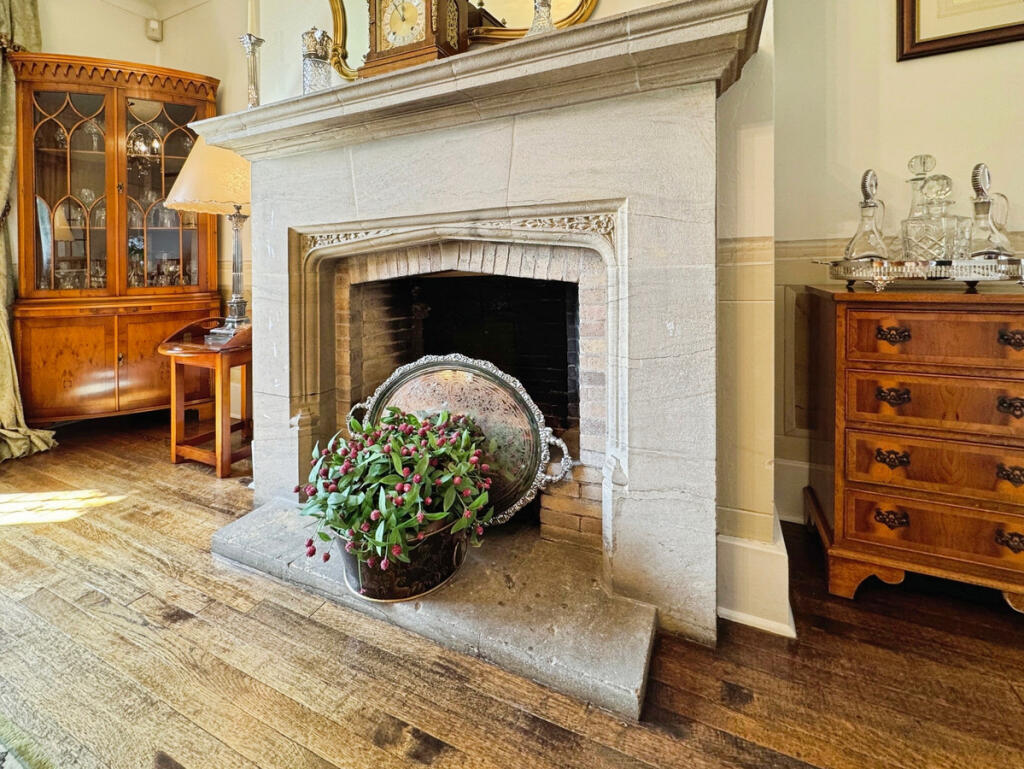 Additional image 14 of Ullenhall Lane, Over 10 Acres with Stables, Swimming Pool