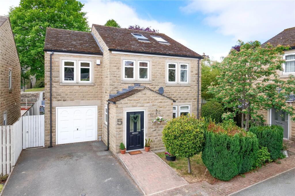 St. James Close, Baildon, Shipley, West Yorkshire, BD17