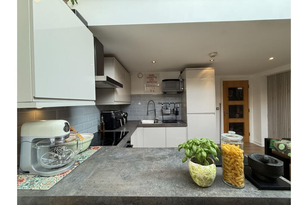 Additional image 15 of Sunbridge Road, Bradford, BD1