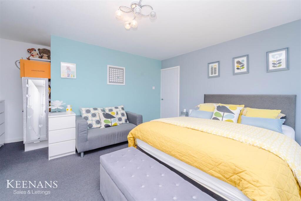 Additional image 22 of Singleton Avenue, Read