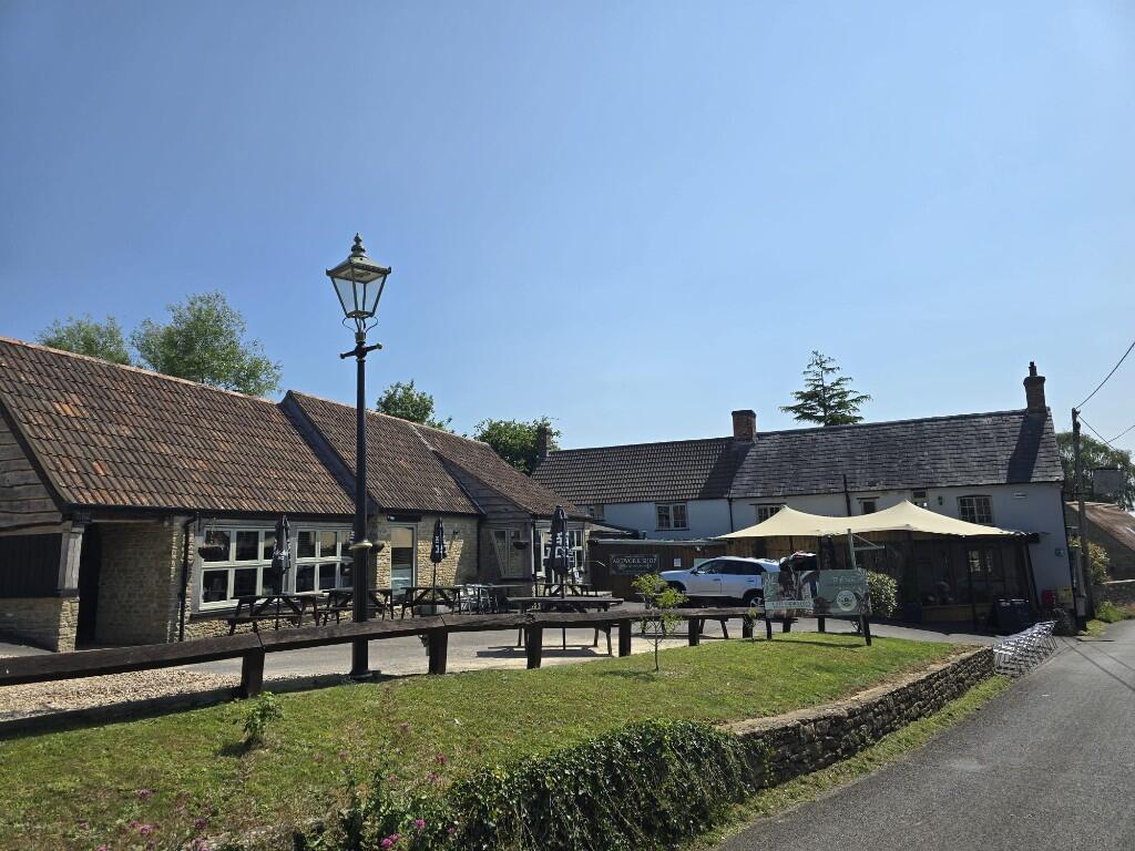 Property image for The Old Inn, Holton, Nr Wincanton, Somerset, BA9 8AR