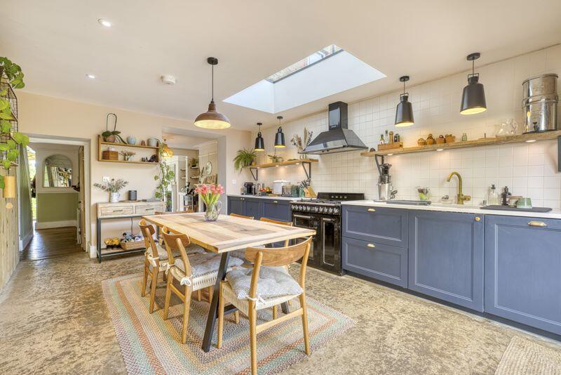 Additional image 31 of Central Frome