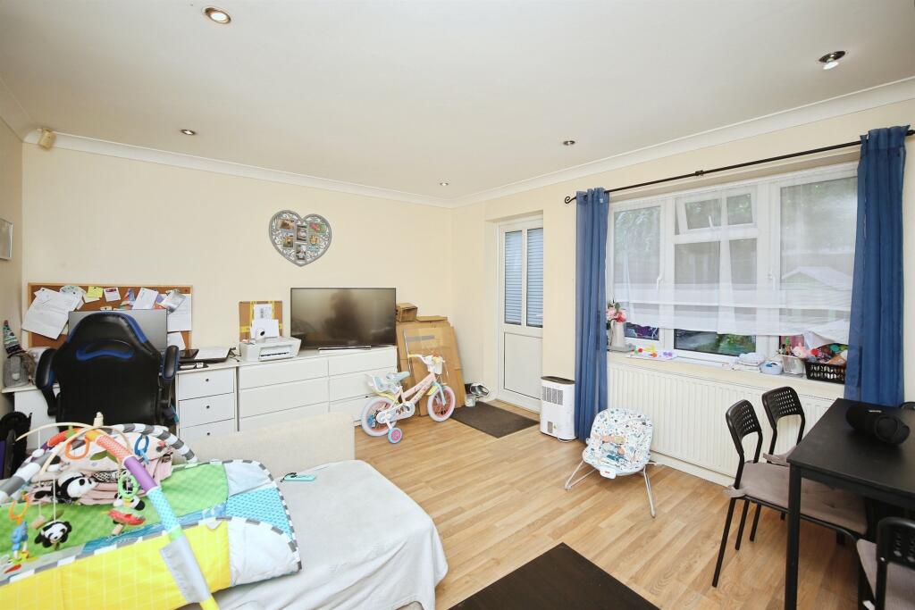 Additional image 16 of Huins Close, Redditch