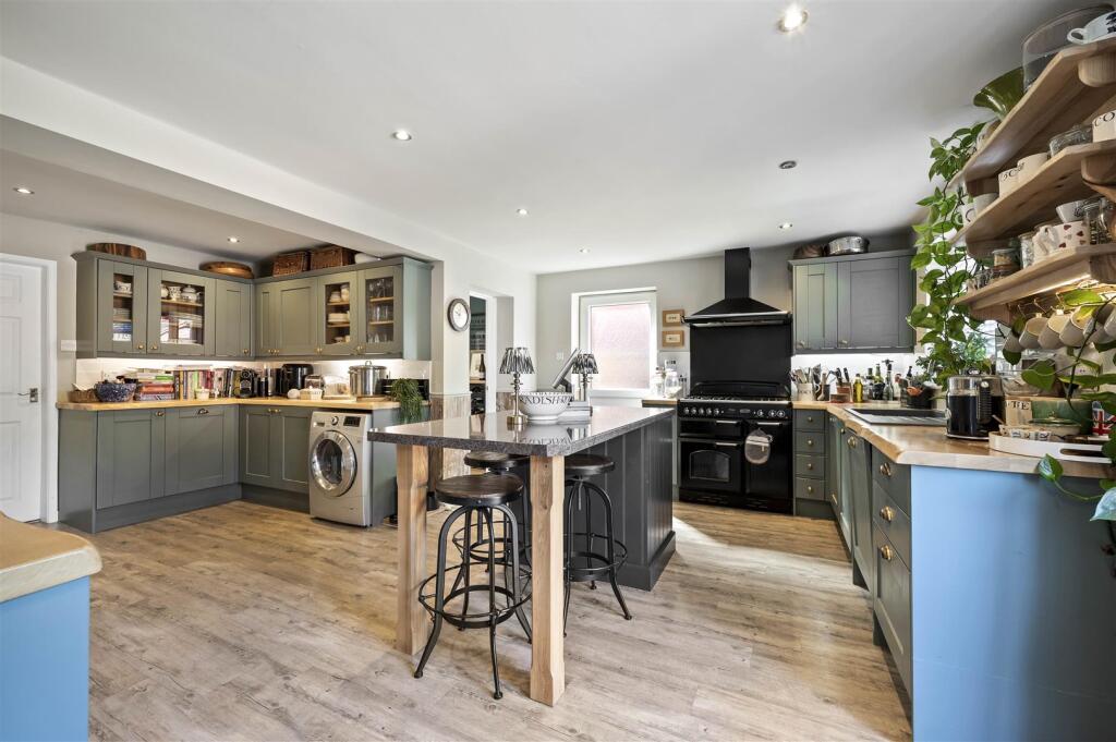 Additional image 7 of Meadow Road, Henley-In-Arden