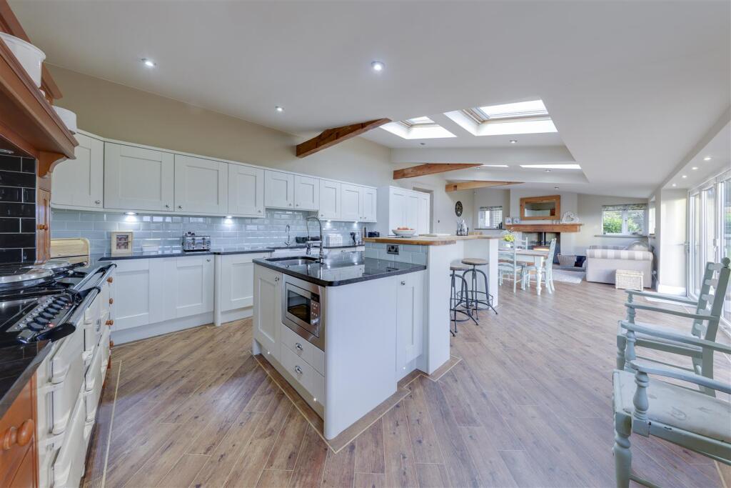 Additional image 12 of Hurst Lane, Rawtenstall, Rossendale, Lancashire - With Annexe & Spa Room