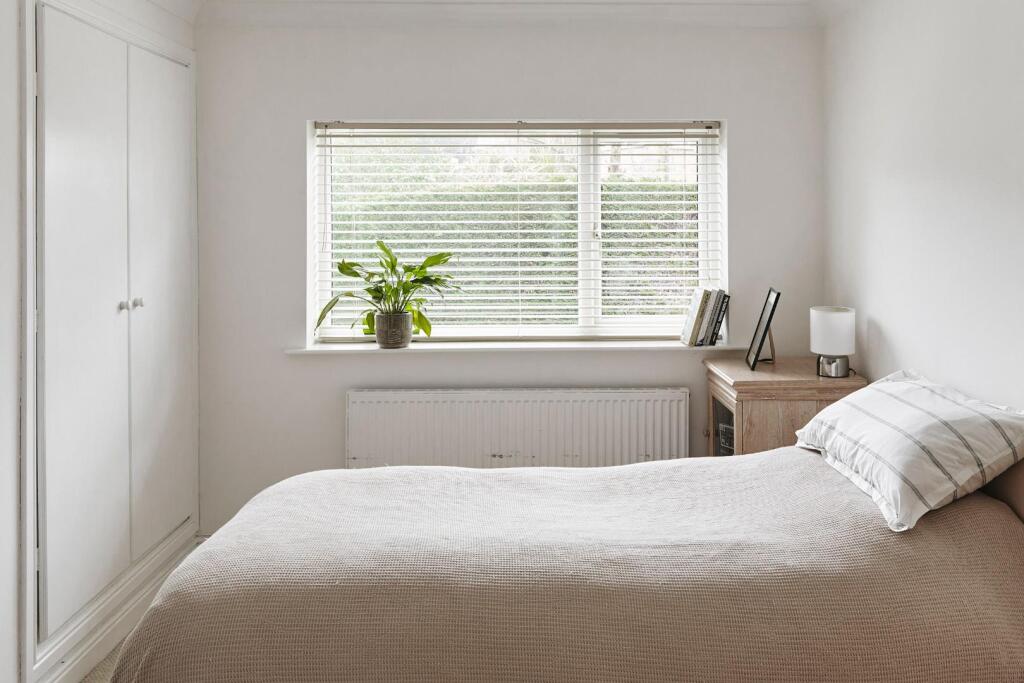 Additional image 21 of Hawthorn Crescent, Baildon,