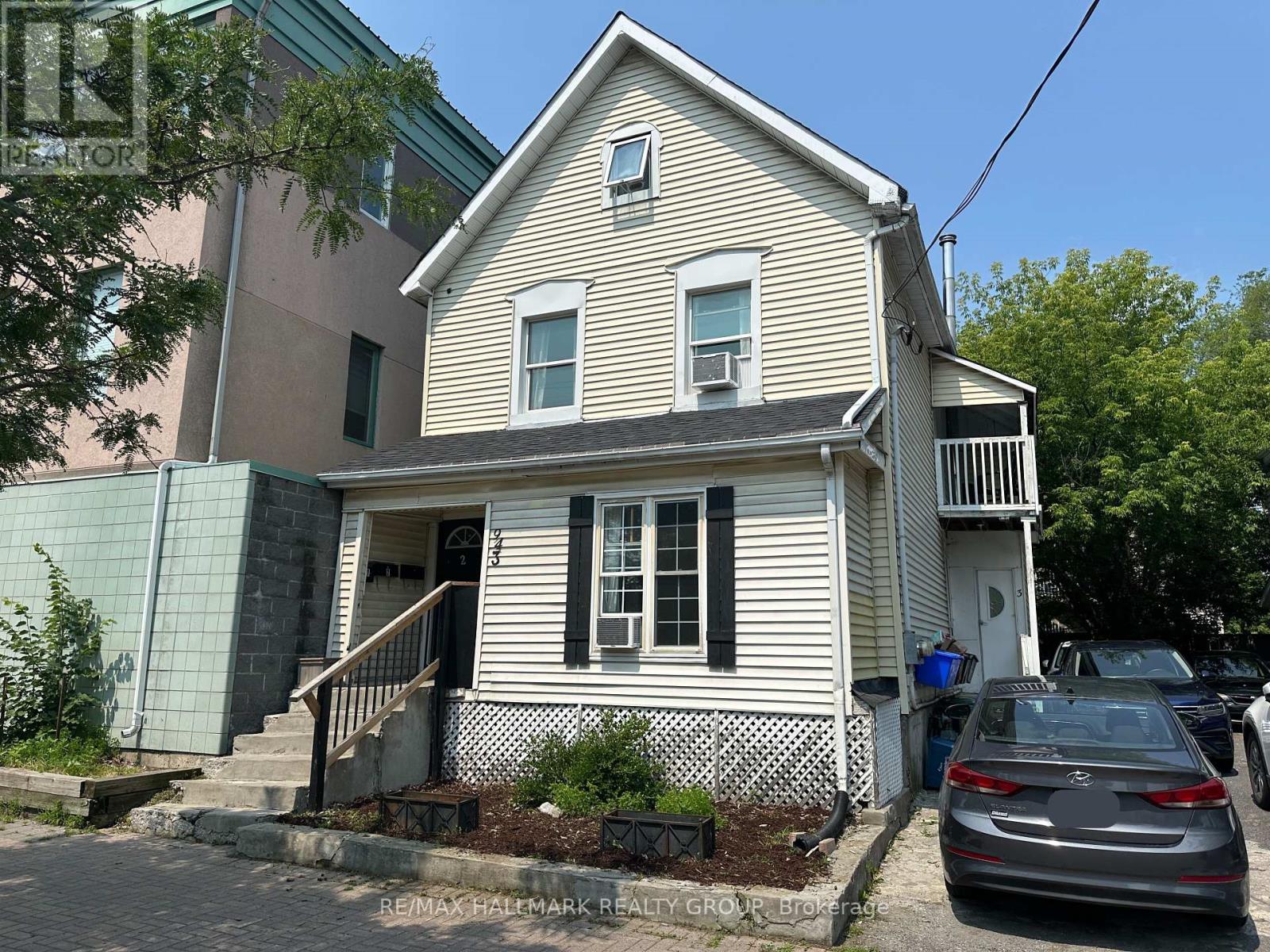 2 - 943 WELLINGTON STREET W|Ottawa, Ontario K1Y2X5