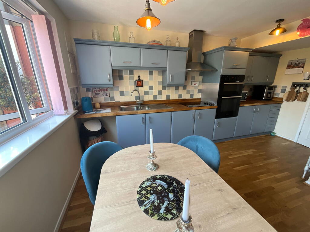 Additional image 6 of HALESOWEN, Oak Court