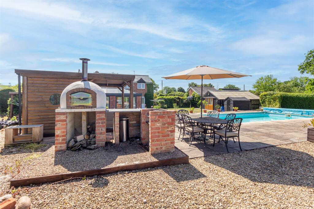 Additional image 40 of Droitwich Road, Hanbury, Bromsgrove