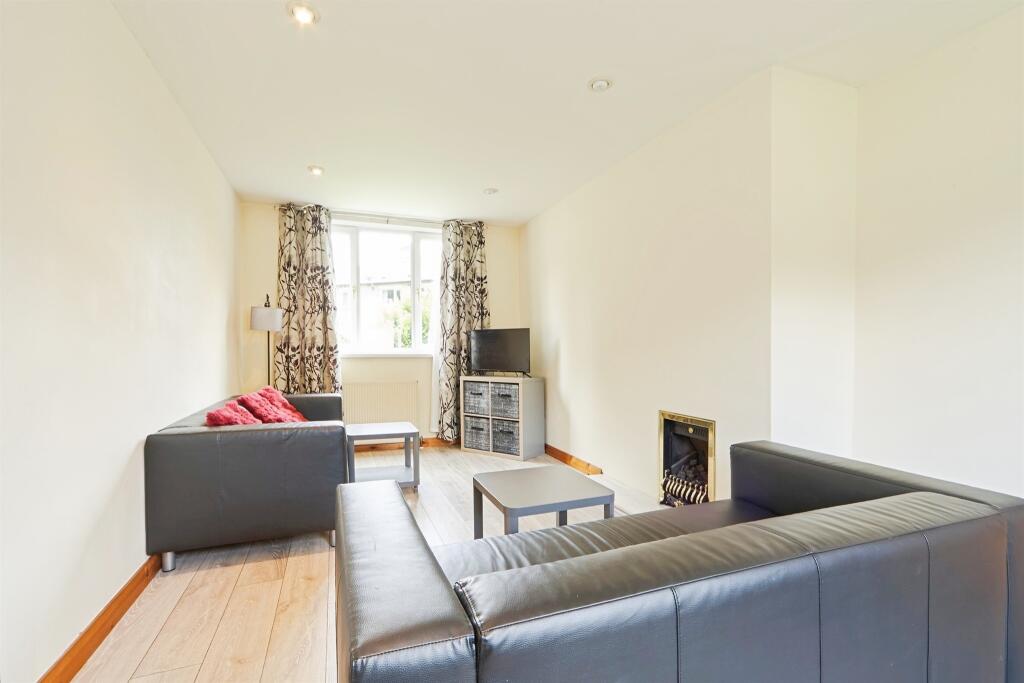 Additional image 2 of Cliffe Avenue, Baildon, Shipley