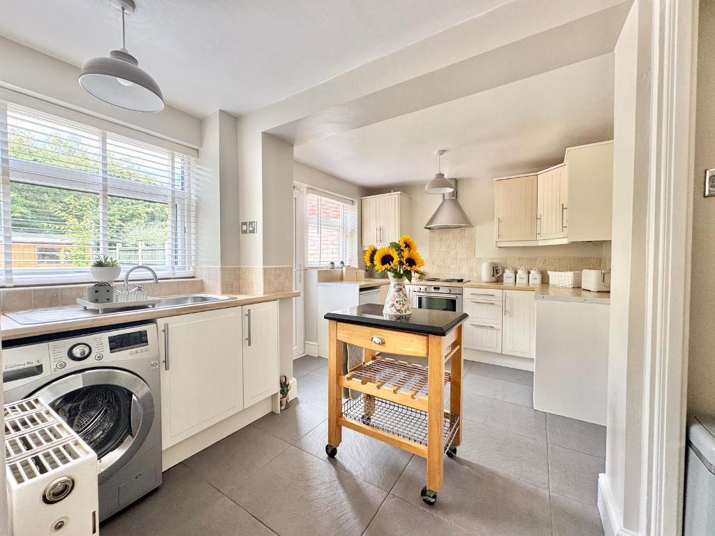 Additional image 5 of Burghley Drive, West Bromwich, West Midlands, B71 3LX