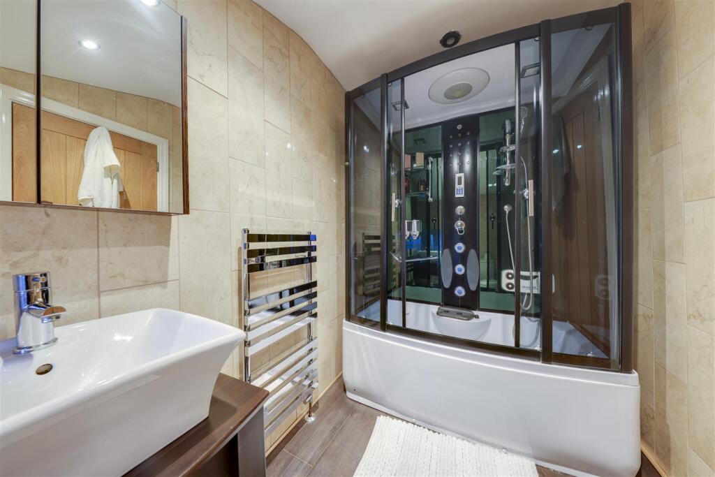 Additional image 26 of Hurst Lane, Rawtenstall, Rossendale, Lancashire - With Annexe & Spa Room