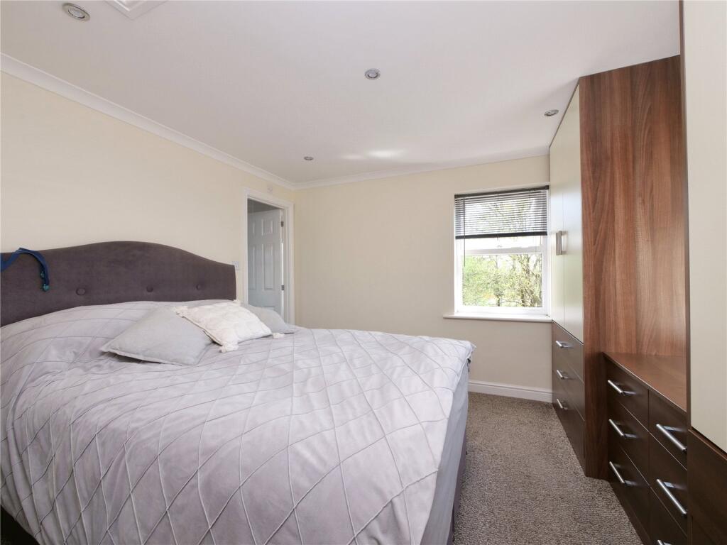 Additional image 11 of Spacious 3-4 Bedroom House With Significant Off-Street Parking & Garden