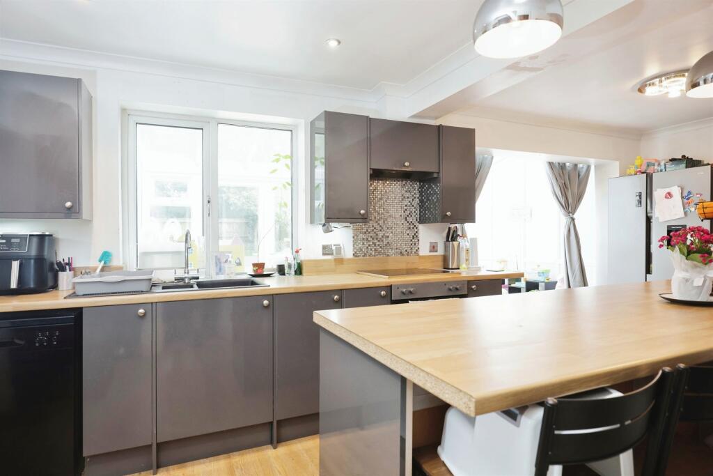 Additional image 13 of Meadow Road, ALCESTER