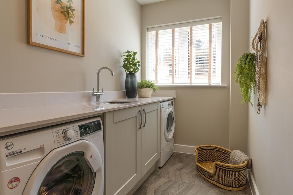 Additional image 6 of Chase Close, Wincanton, Somerset, BA9 9FU