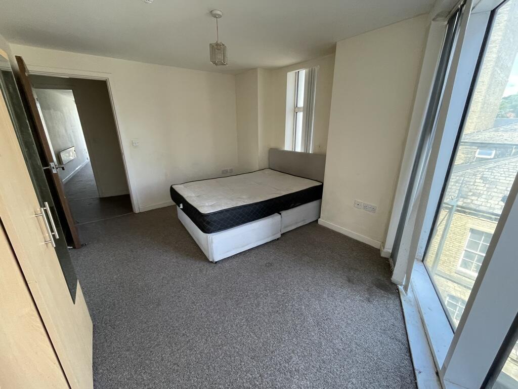 Additional image 5 of 140 The Gatehaus, Leeds Road, Bradford, West Yorkshire, BD1 5BQ