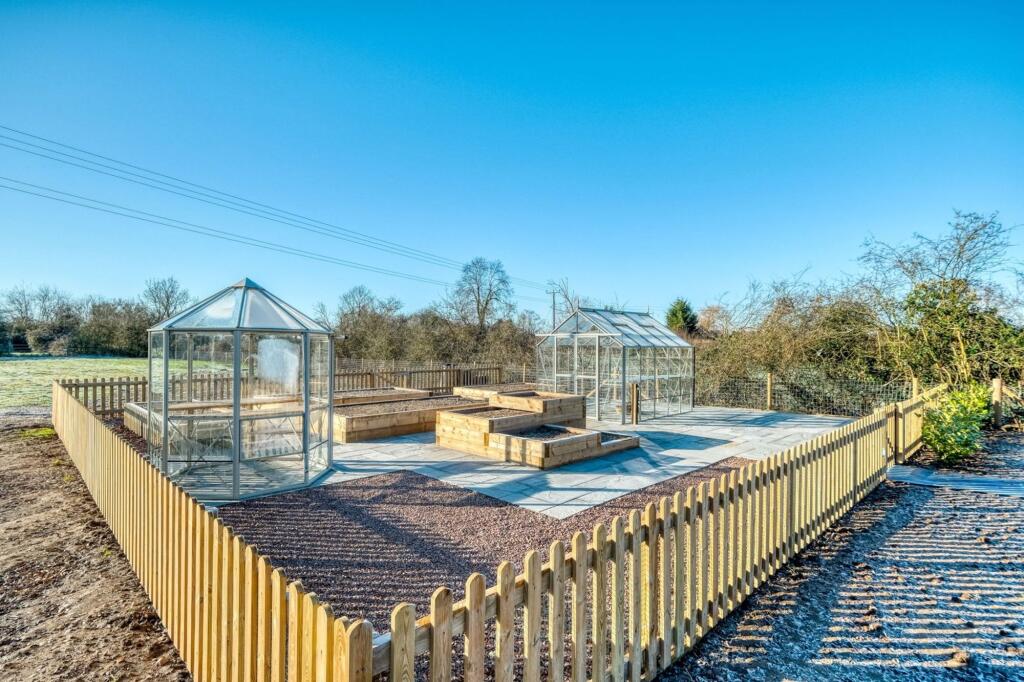 Additional image 16 of Droitwich Road, Bradley Green, B96