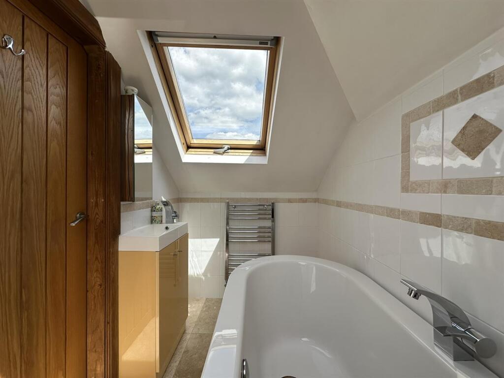 Additional image 33 of Moor View Drive, Bingley