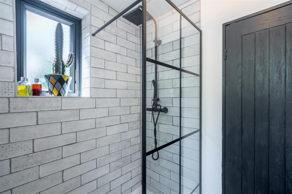 Additional image 10 of Character Property on Woodlands Drive