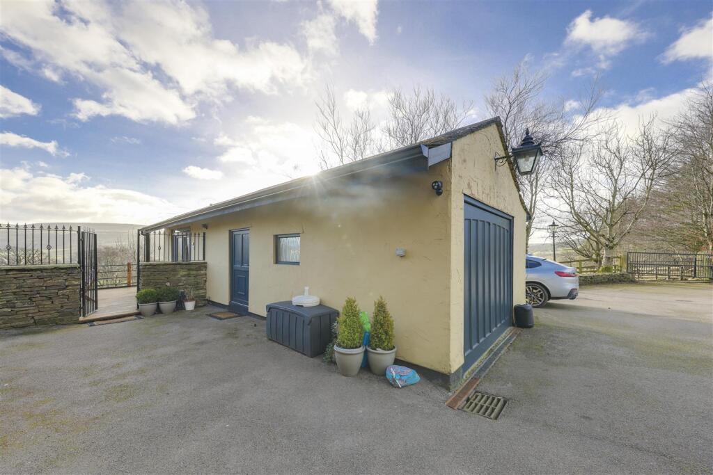 Additional image 52 of Hurst Lane, Rawtenstall, Rossendale, Lancashire - With Annexe & Spa Room
