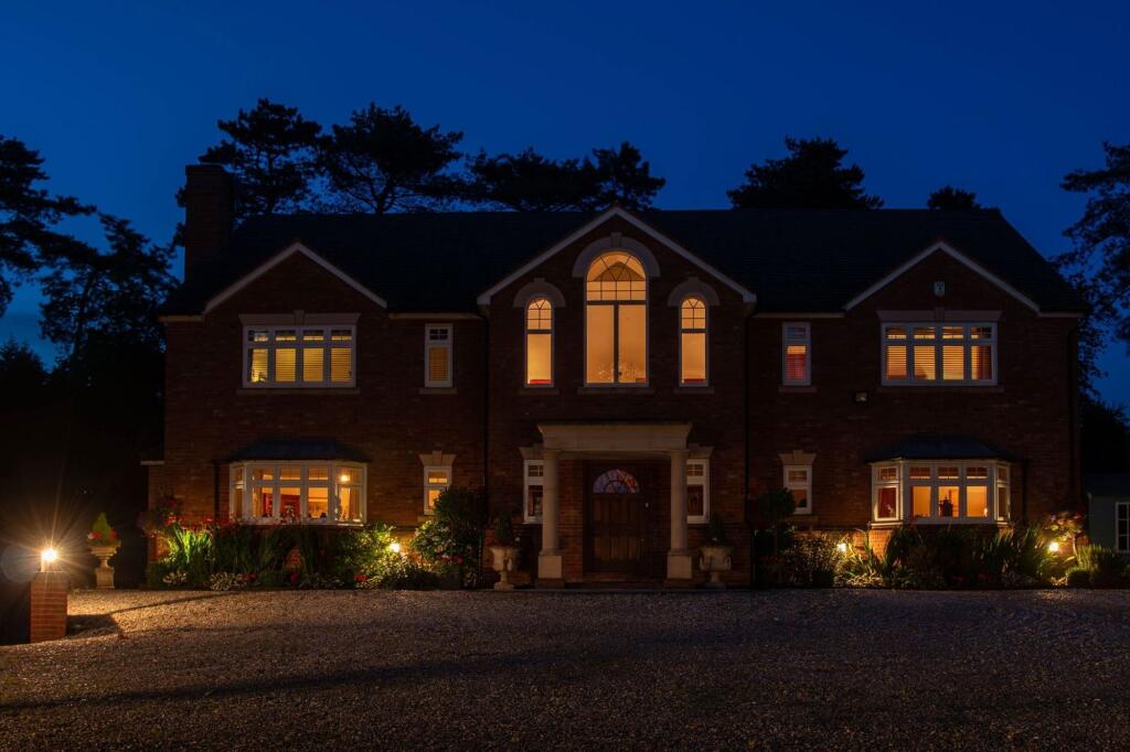 Additional image 35 of Plymouth Drive, Barnt Green, B45