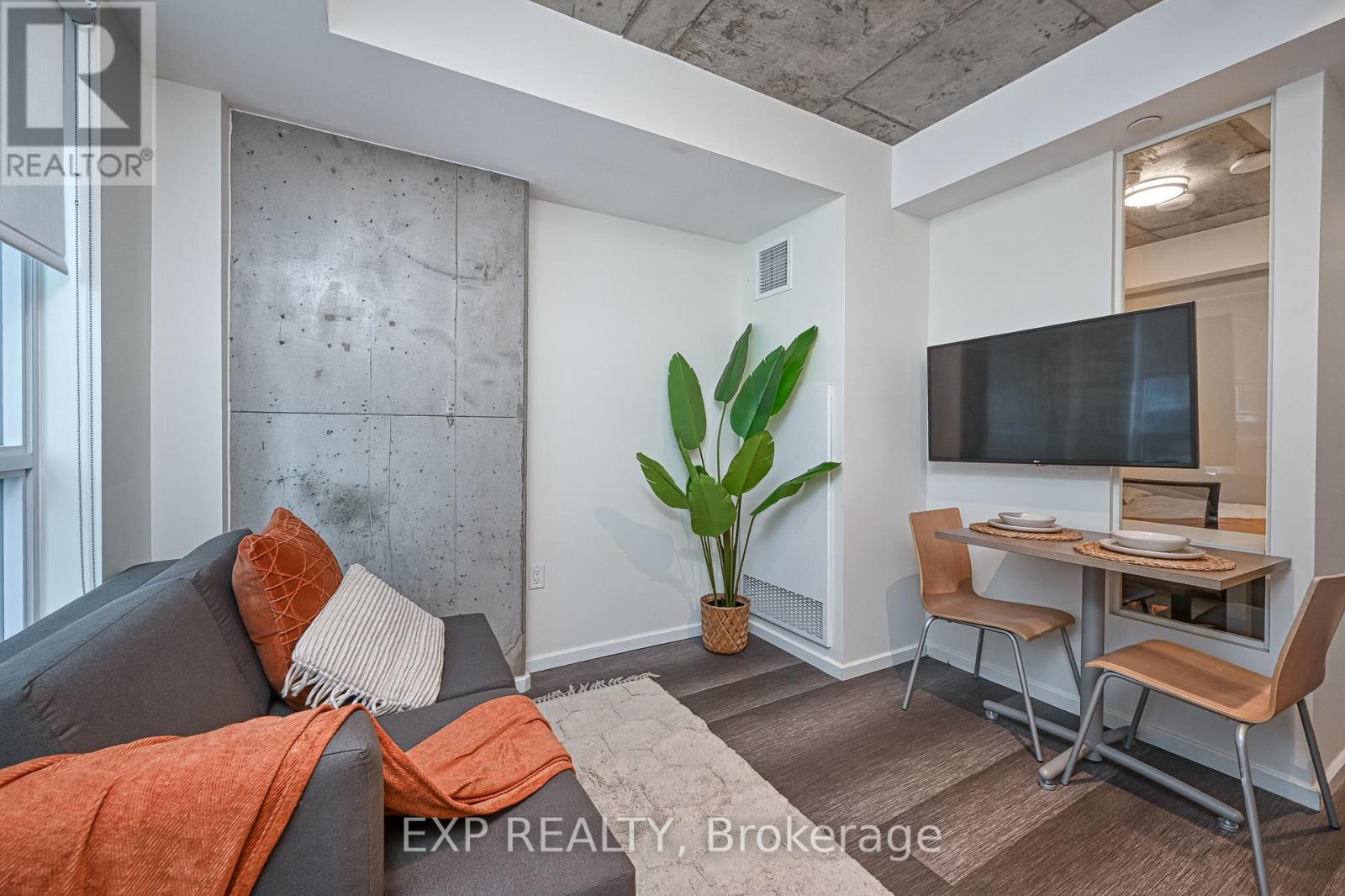 R502 - 211 BESSERER STREET|Ottawa, Ontario K1N6A9