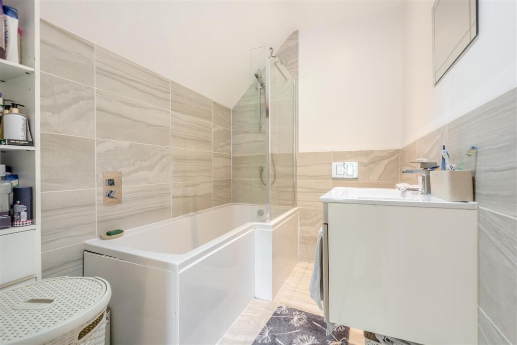 Additional image 35 of Moor Hall Drive