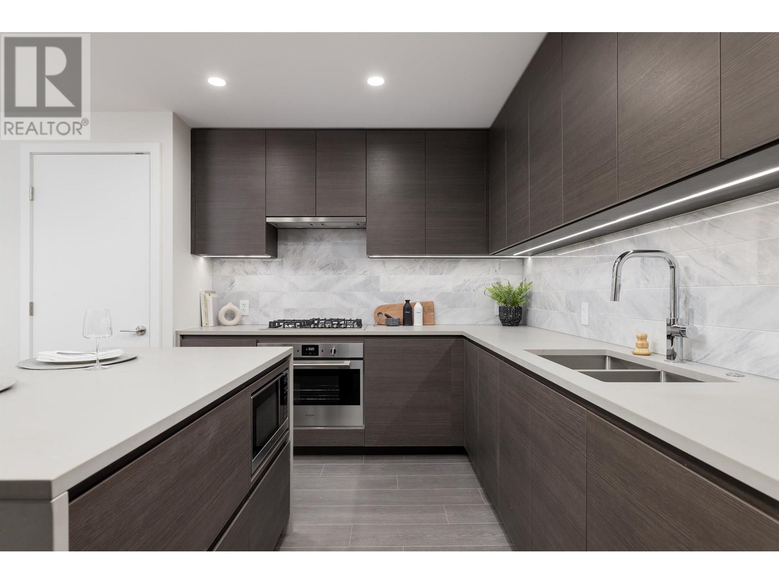 4611 2108 GILMORE AVENUE|Burnaby, British Columbia V5C0N8