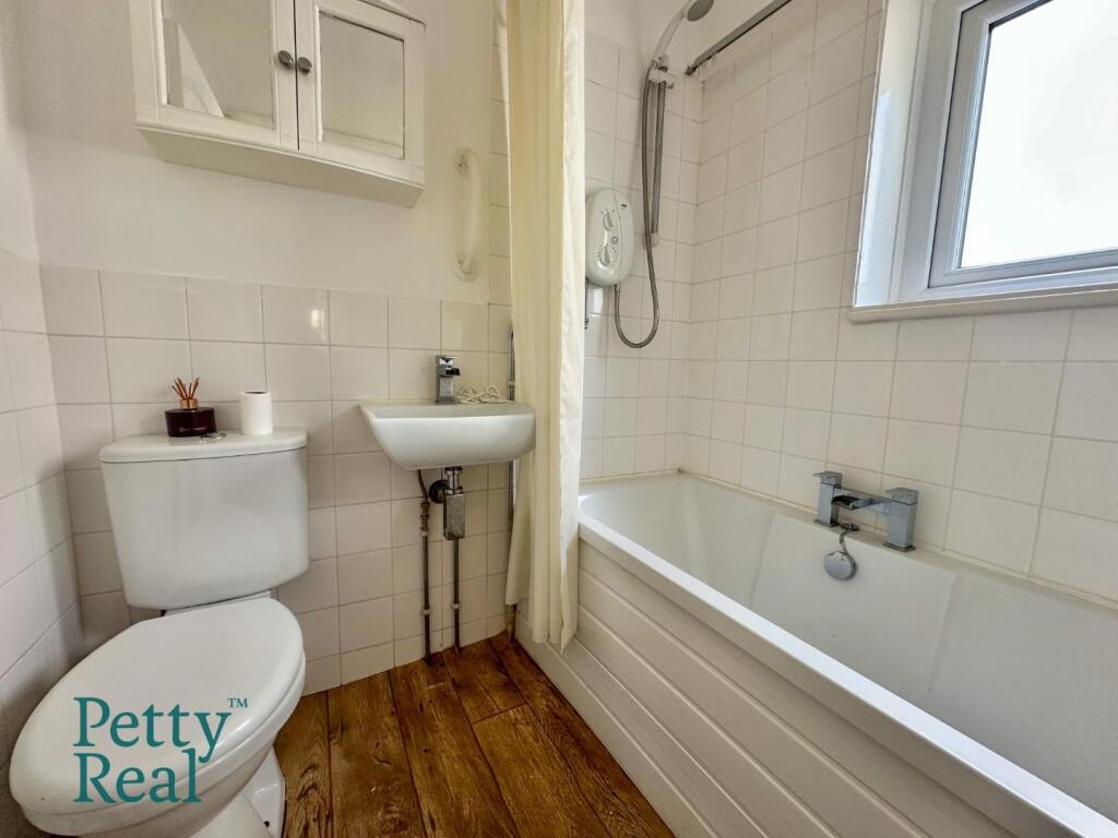 Additional image 5 of Wheatley Lane Road, Fence