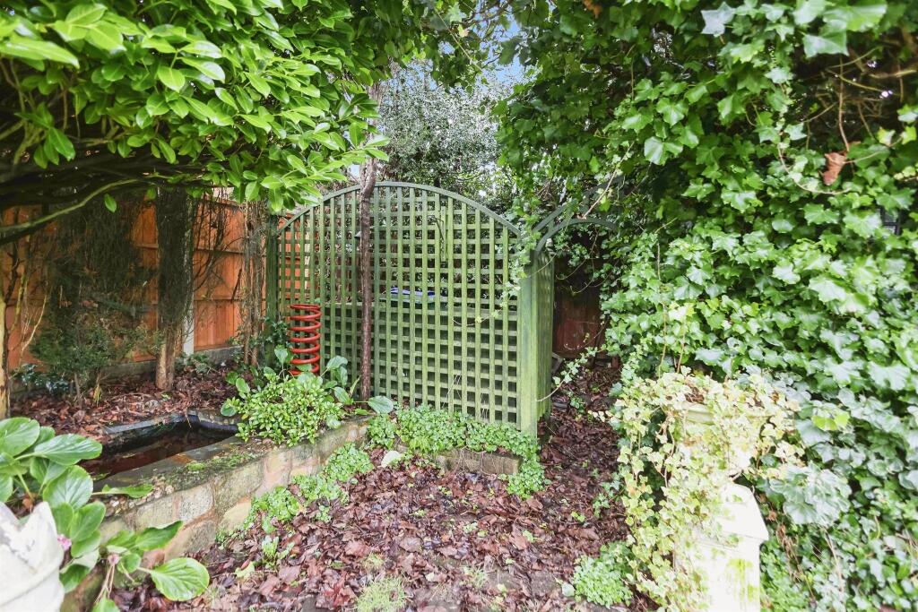Additional image 17 of Barnford Crescent, Oldbury