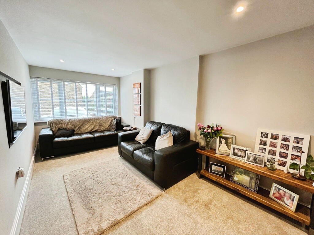 Additional image 13 of Agincourt Drive, Gilstead, Bingley, BD16 3JY
