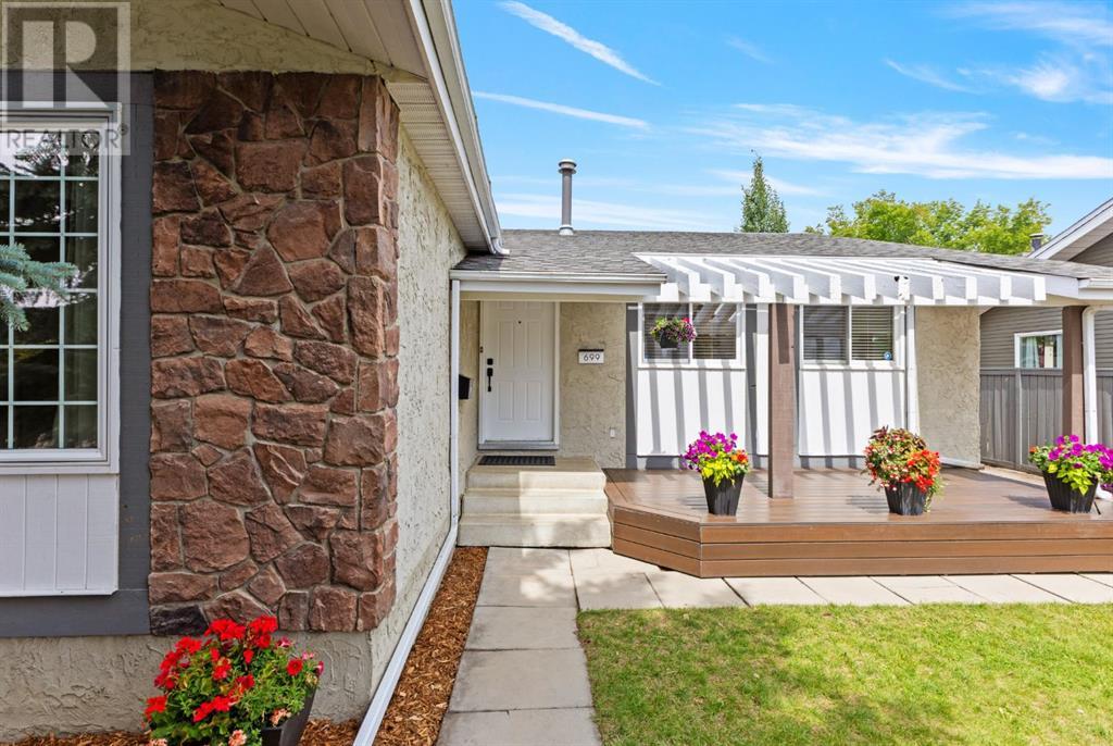 699 Deercroft Way SE|Calgary, Alberta T2J5V4