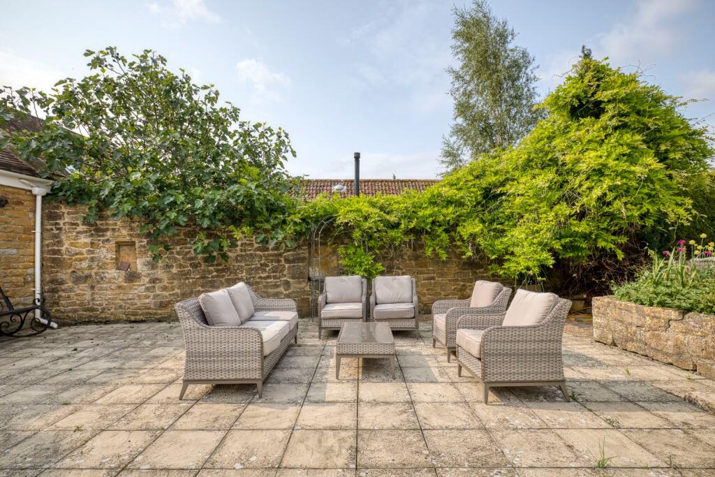 Additional image 27 of 30 Vicarage Street, Tintinhull, Yeovil, Somerset, BA22